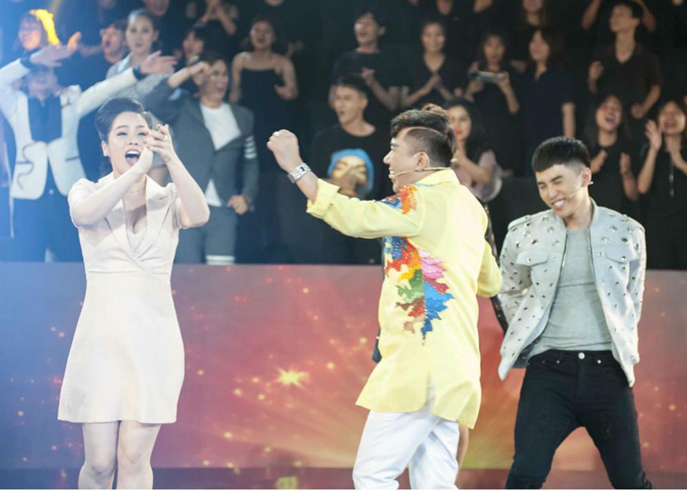 Nhật Kim Anh, Diễm My dừng quay, mừng chiến thắng của Olympic Việt Nam-2