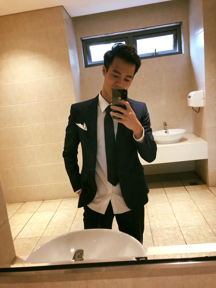 Ngoài mái tóc chất nhất U23 Việt Nam, soái ca Văn Toàn sở hữu gu thời trang cực bảnh-11