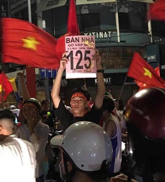 1.001 cách cổ động viên ăn mừng chiến thắng của Olympic Việt Nam-5