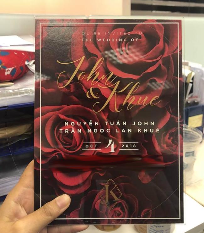 Bản nháp thiệp cưới của Lan Khuê - Tuấn John chính thức có bản xịn in hoa hồng đỏ rực-2