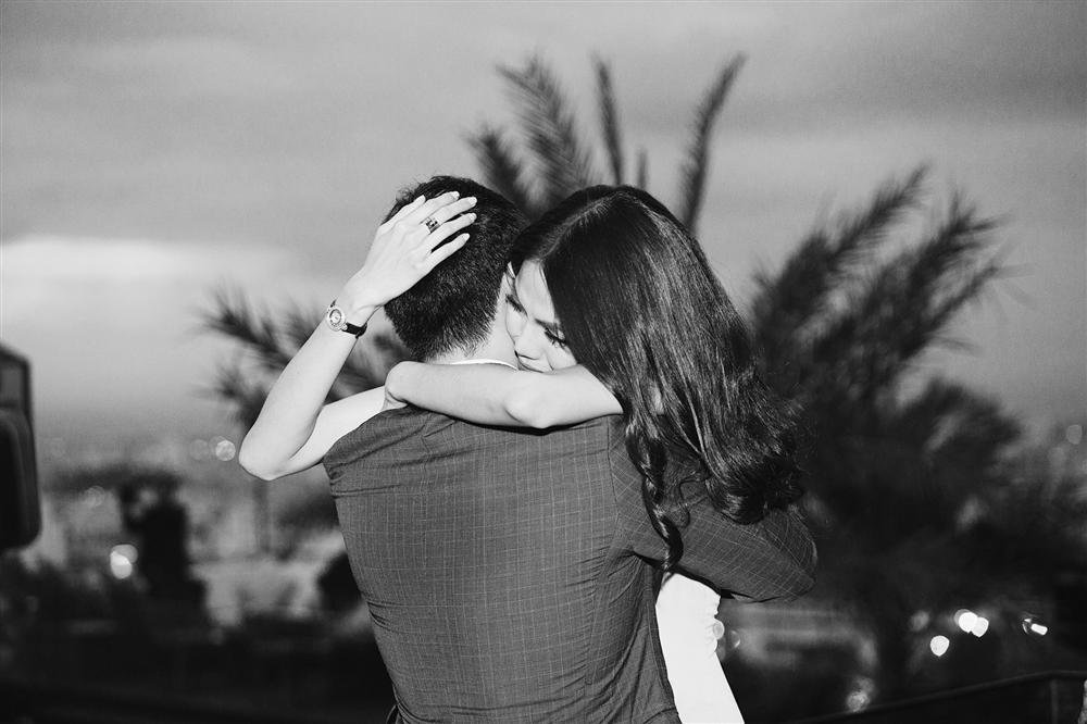 Bản nháp thiệp cưới của Lan Khuê - Tuấn John chính thức có bản xịn in hoa hồng đỏ rực-1