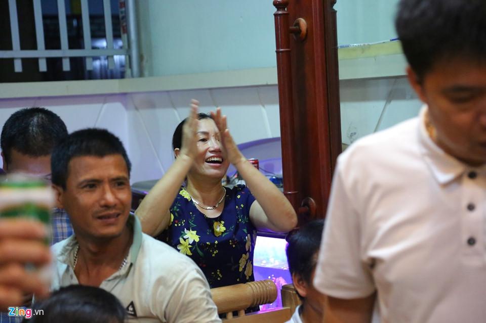 Văn Toàn gọi về nhà ngay sau trận đấu lịch sử-5