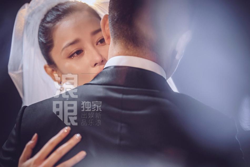 Trương Hinh Dư rơi nước mắt trong hôn lễ: Tình yêu của chúng ta phải chịu nhiều áp lực-3