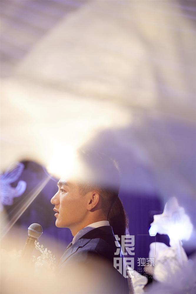 Trương Hinh Dư rơi nước mắt trong hôn lễ: Tình yêu của chúng ta phải chịu nhiều áp lực-5