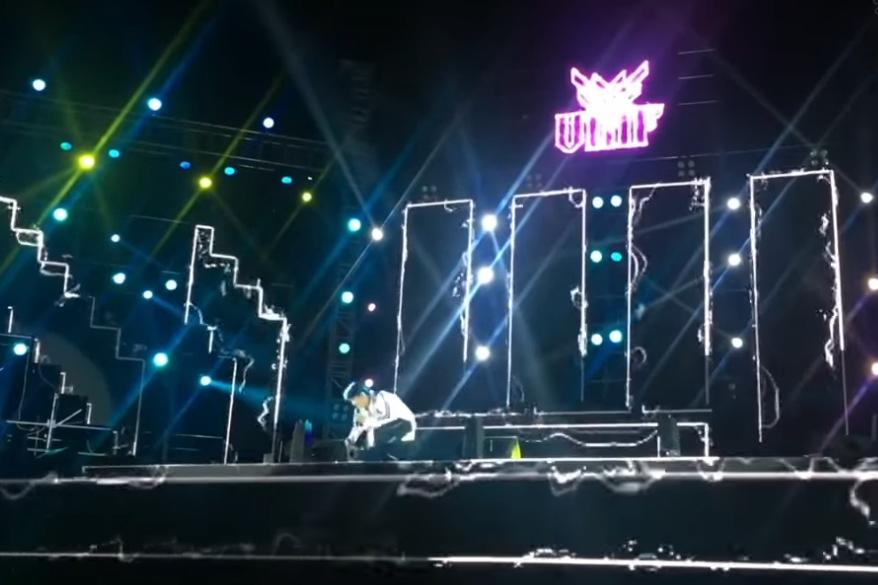 Bị chê làm màu nhưng không ít lần Noo Phước Thịnh đã xin phép khán giả được nhặt rác trên sân khấu-3