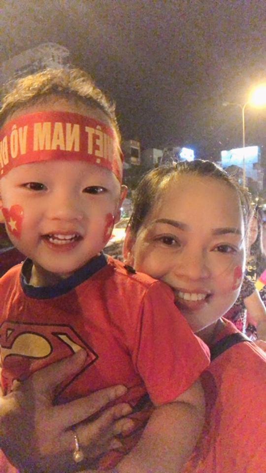 Ghi bàn thắng vàng cho tuyển U23 Việt Nam, Văn Toàn khiến bà mẹ đơn thân Ly Kute phấn khích trao tình cảm-2