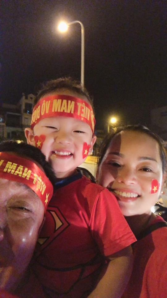 Ghi bàn thắng vàng cho tuyển U23 Việt Nam, Văn Toàn khiến bà mẹ đơn thân Ly Kute phấn khích trao tình cảm-3