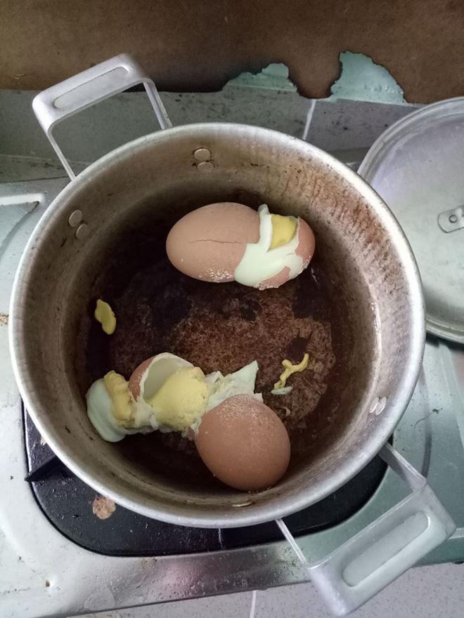 Chết cười với những hình ảnh thảm họa nấu ăn của hội chị em khi vào bếp-3