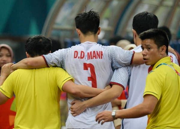 Ở hậu cung người yêu Duy Mạnh nhắn: Tiếp bao nhiêu cá sang mà vẫn chuột rút-3