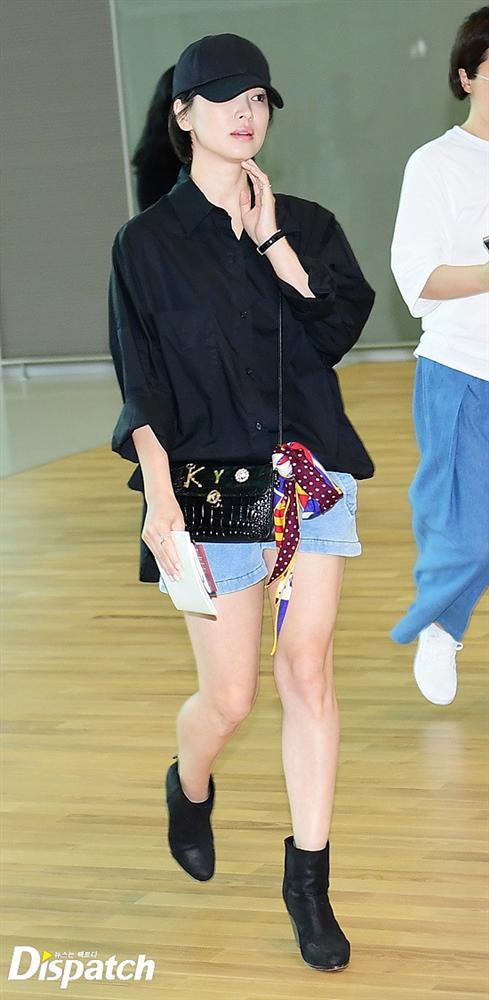 Xuống tóc ngày càng ngắn, Song Hye Kyo xuất hiện với vẻ cá tính khác lạ-10