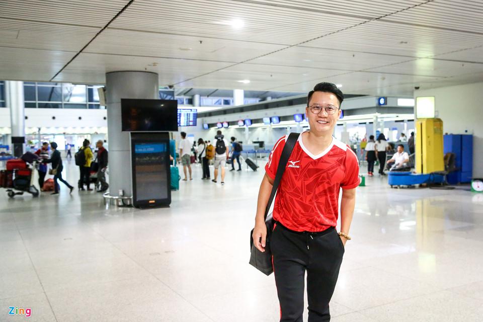 Người hâm mộ ùn ùn đi tiếp lửa cho Olympic Việt Nam từ mờ sáng-7