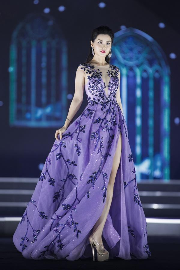 Ai vẫn đang nghĩ Kỳ Duyên ghét Huyền My thì xem lại hành động đáng yêu này của nàng hậu Việt đi nhé!-12