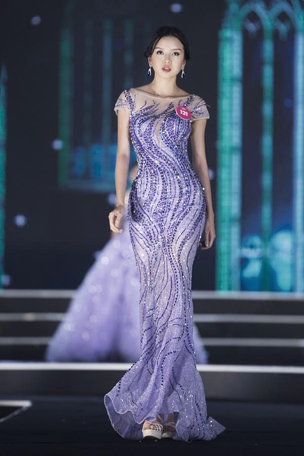 Ai vẫn đang nghĩ Kỳ Duyên ghét Huyền My thì xem lại hành động đáng yêu này của nàng hậu Việt đi nhé!-13