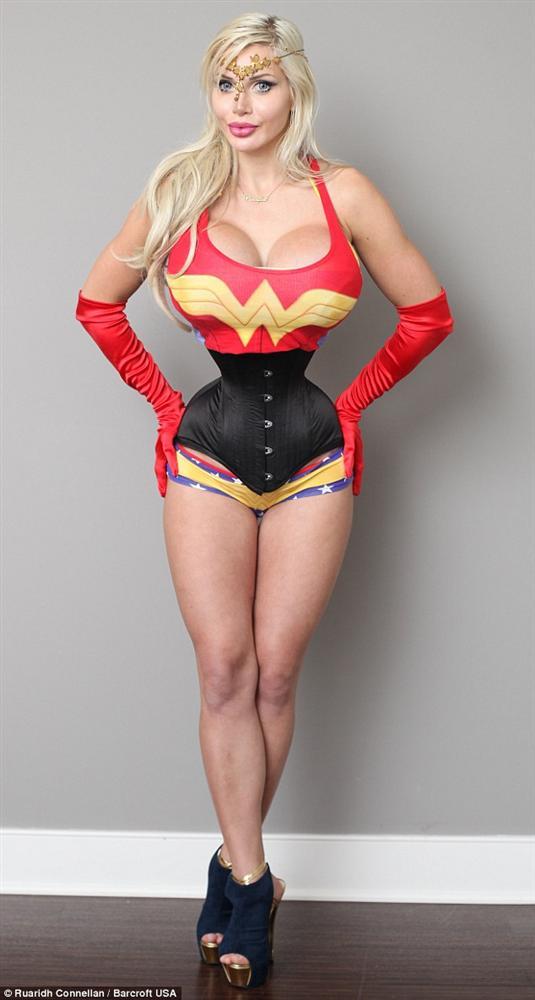 Gặp họa vì phẫu thuật cắt bỏ xương sườn để eo bé-2