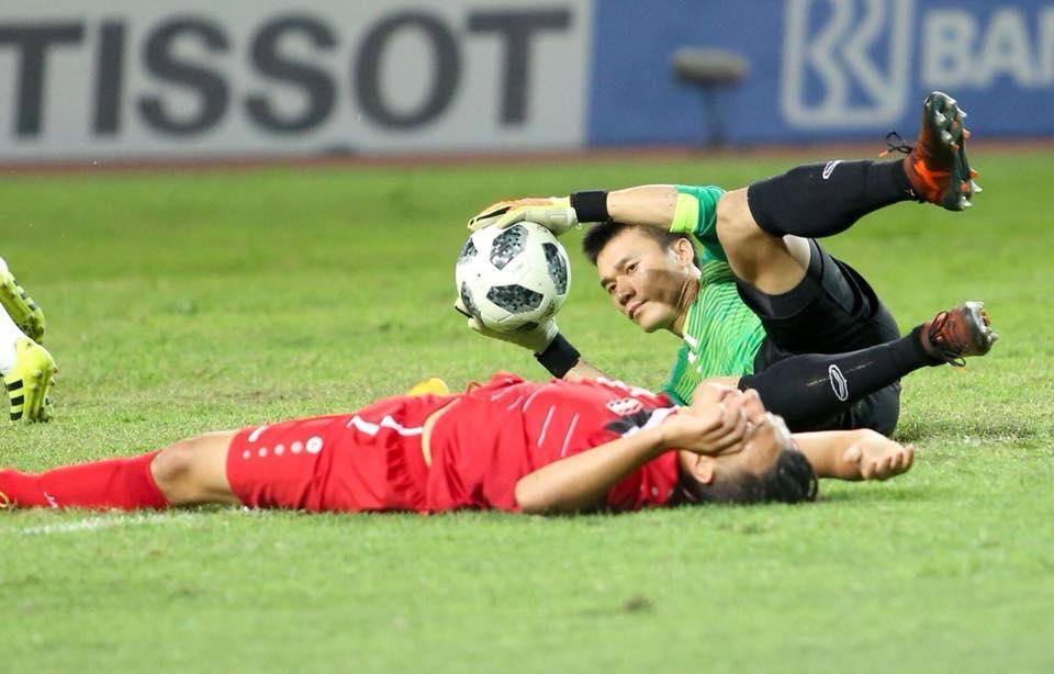 Thủ môn Bùi Tiến Dũng nhắn nhủ người hâm mộ: Cứ ăn ngon và khoẻ là sẽ vui-1