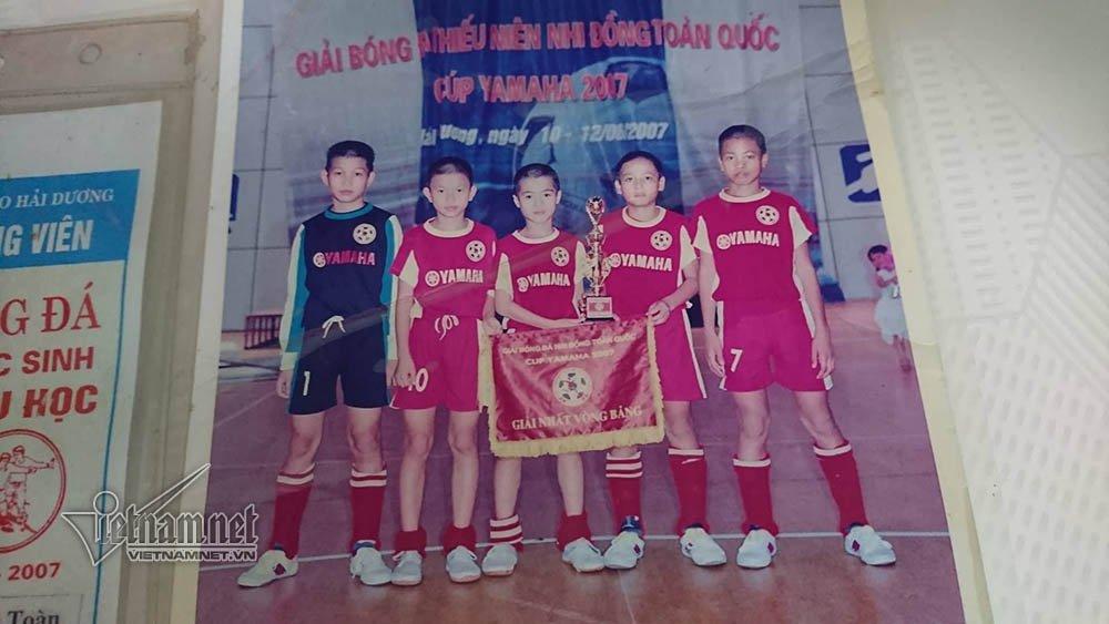 Mẹ Văn Toàn: Nhìn tóc con, tôi gọi đùa cụ Toàn ơi-3