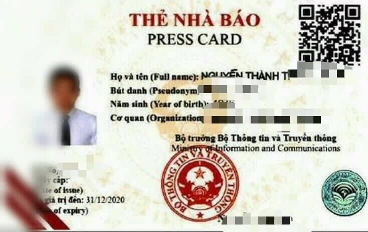 Thẻ nhà báo được bán với giá vỉa hè!-7