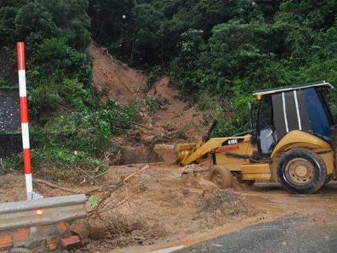 Mưa lớn liên tiếp, Hạ Long 'thất thủ'