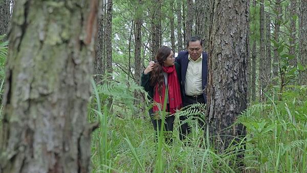 Gạo nếp gạo tẻ tập 51: Nước mắt lưng tròng, mẹ vợ cầu xin con rể xem mình như mẹ ruột-10