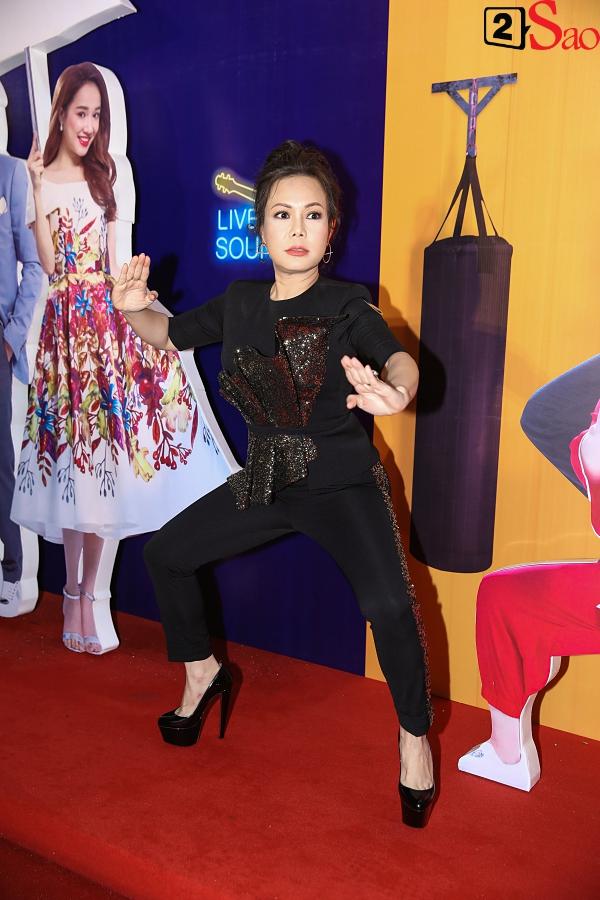 Giữa tin đồn bầu bí, Nhã Phương khoe bụng phẳng lì cùng nhẫn đính hôn lấp lánh-6