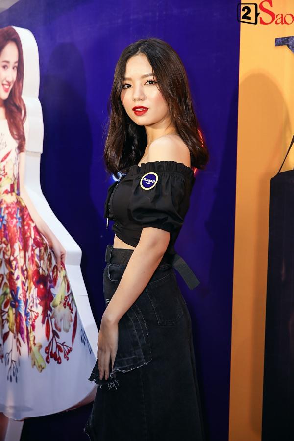 Giữa tin đồn bầu bí, Nhã Phương khoe bụng phẳng lì cùng nhẫn đính hôn lấp lánh-13