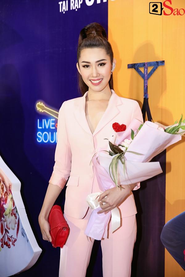 Giữa tin đồn bầu bí, Nhã Phương khoe bụng phẳng lì cùng nhẫn đính hôn lấp lánh-16