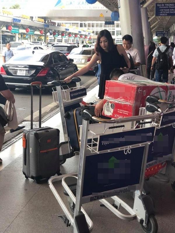 Đời tư Á hậu Tú Anh chiếm sóng showbiz liên tục 2 tháng không ngừng nghỉ-9