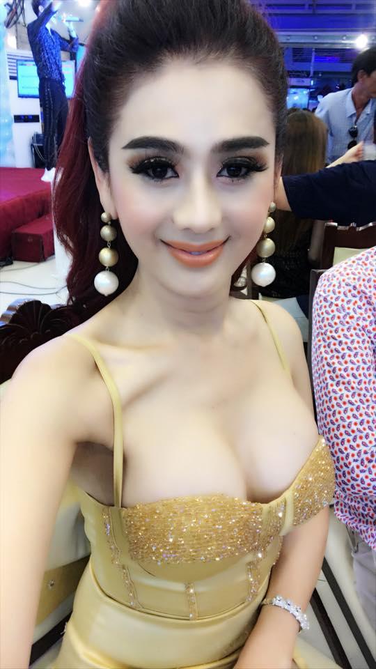 Muôn kiểu thả rông của mỹ nhân Việt: Người gợi cảm mất xác - kẻ xập xệ khó tin-16