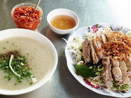 Gánh đậu hũ đêm gần 30 năm ở Sài Gòn, nắng, mưa, khuya khoắt vẫn nườm nượp người chờ ăn-11