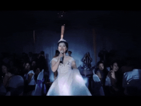Người xem 'ngất lên ngất xuống' trước màn song ca xuất sắc của cô dâu, chú rể trẻ trong ngày cưới