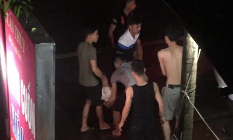 Thanh niên bị đâm tử vong vì ‘sờ mông’ vợ bạn-2