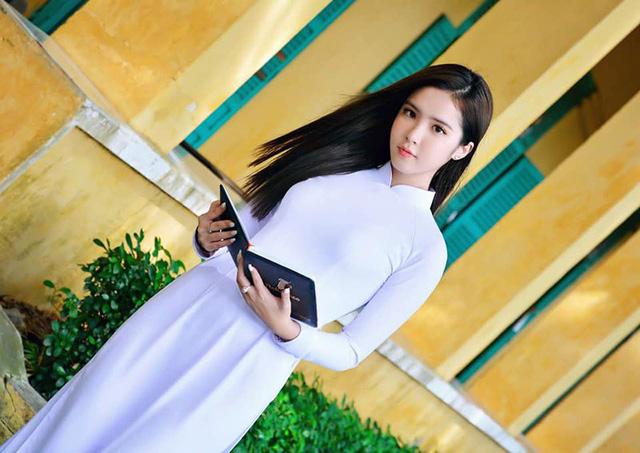 Gặp lại nữ sinh lai Việt - Trung bất ngờ nổi tiếng khi đi cổ vũ U23 Việt Nam-4