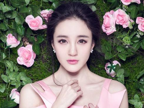 Người đẹp Thái Lan uống thuốc diệt cỏ, nhảy lầu tự sát-3