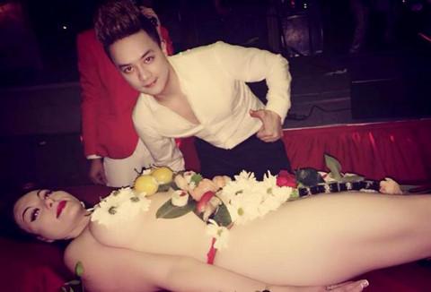 Trước khi có bức ảnh Quang Vinh chụp cạnh bộ phận sinh dục, nhiều sao Việt cũng khốn đốn vì tạo dáng thị phi-2