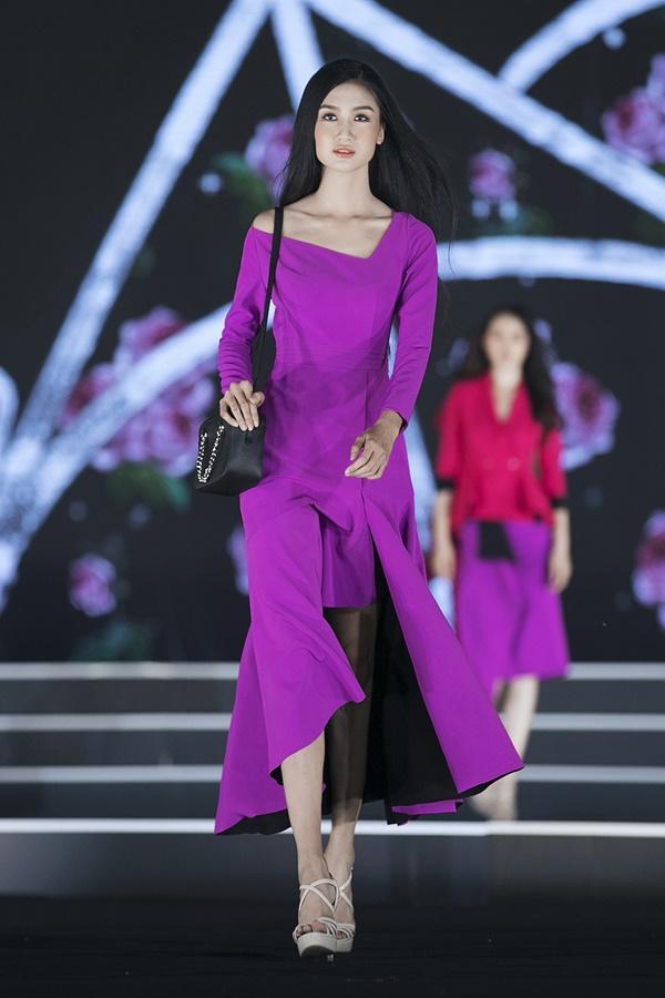 Đỗ Mỹ Linh thừa sức lấn sân sang nghiệp người mẫu với màn catwalk đỉnh của đỉnh-13