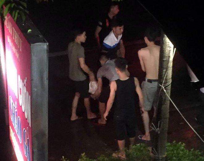 Bị đâm chết vì một tay mời rượu chồng, một tay sàm sỡ vợ-1