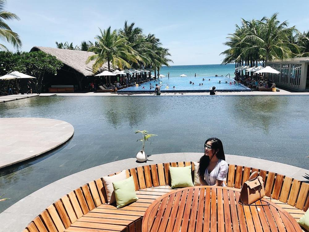 Hồ Ngọc Hà phô diễn hình thể nuột nà với bikini-8