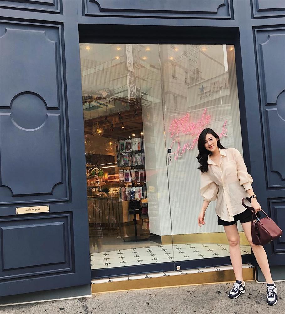 Hồ Ngọc Hà phô diễn hình thể nuột nà với bikini-5