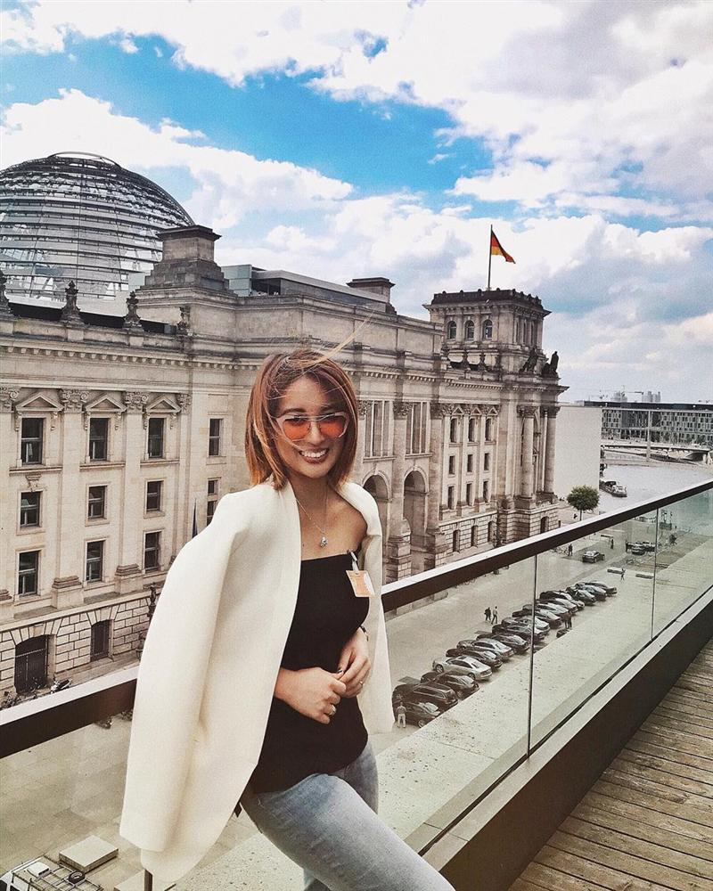 Bông hồng lai 9X tài sắc vẹn toàn của hội con nhà giàu châu Á-2