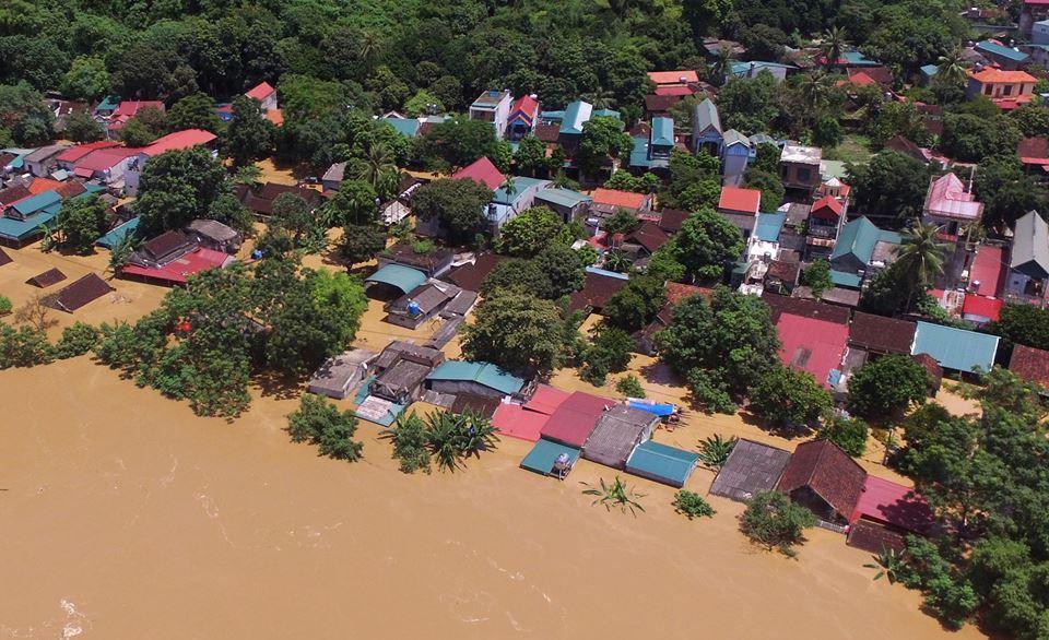Hàng trăm nhà ven sông Mã bị nhấn chìm-2