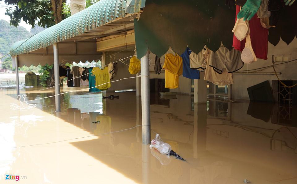 Hàng trăm nhà ven sông Mã bị nhấn chìm-3