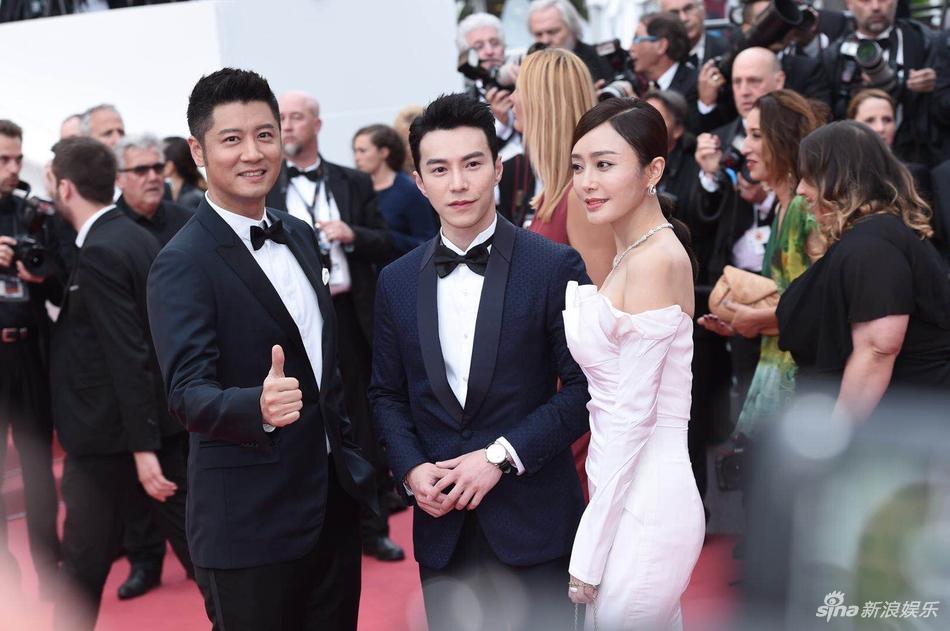 Mỹ nam Diên Hi Công Lược lộ ảnh giường chiếu nóng bỏng với sao phim 18+-16