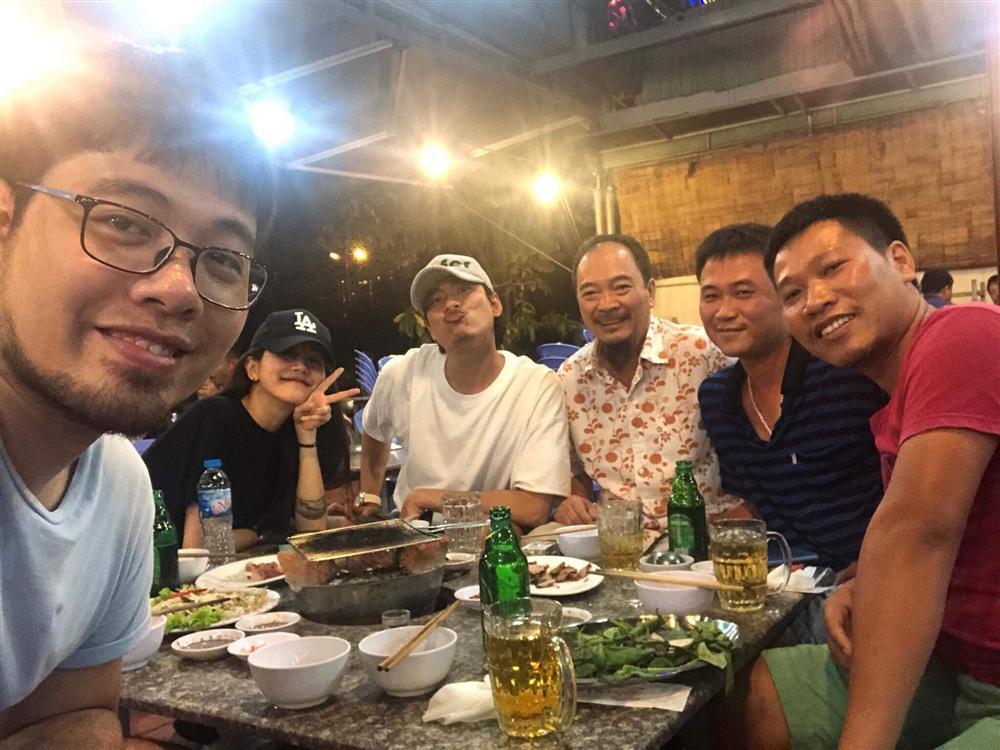 Bất chấp đang bị đồn đoán người thứ 3, An Nguy đón sinh nhật bên Kiều Minh Tuấn vui đến... mất cả điện thoại-3