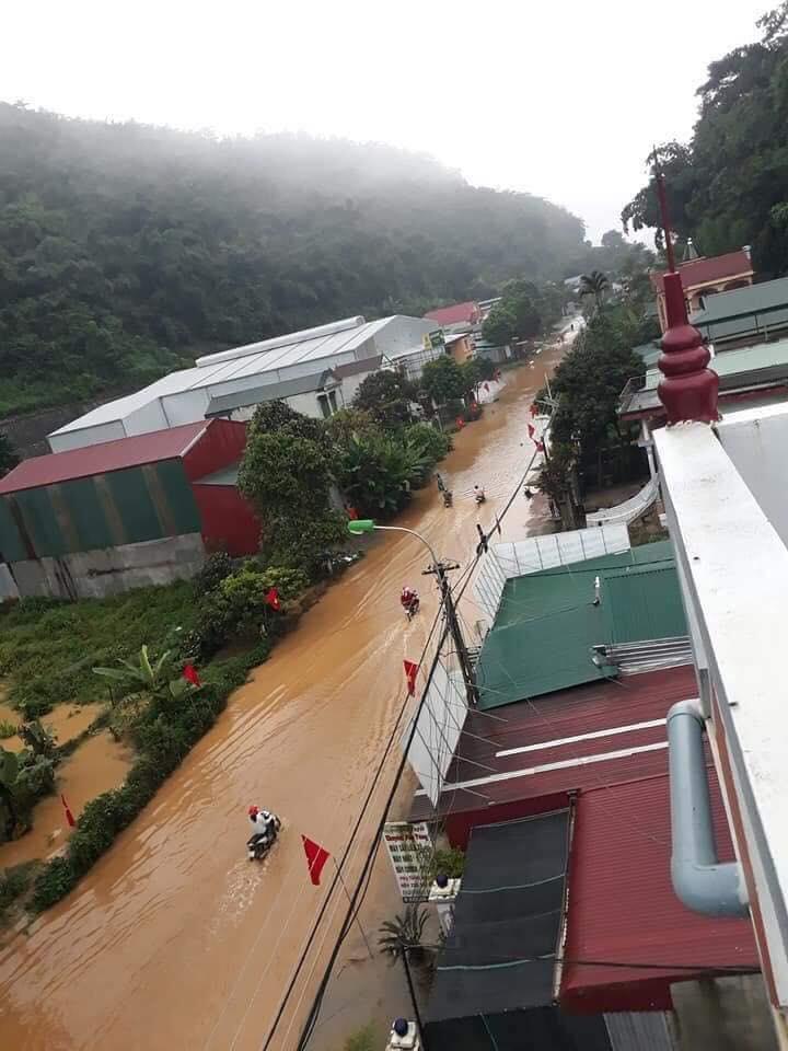 Sơn La nước lút mái nhà, vớt thi thể ở xã Chim Vàng-6