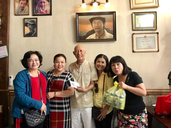 Nghệ sĩ Lê Bình được về nhà, sắp phải hóa trị thêm-1