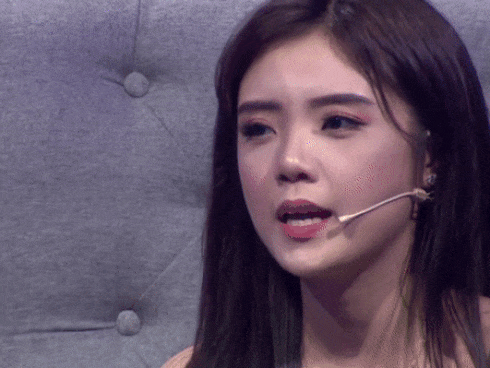 Nổi tiếng lạnh lùng, lần đầu tiên Lâm Á Hân khóc òa tiết lộ từng bị chồng cũ bạo hành nhiều lần