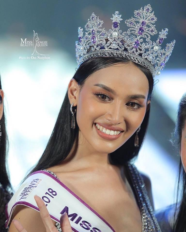 Bá đạo như tân Hoa hậu Chuyển giới Thái Lan 2018: Ngồi sụp xuống sàn để nhận vương miện-7
