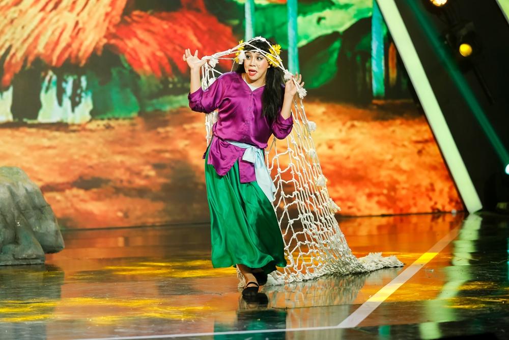 Cô Cám vô cùng đáng yêu Duy Khánh trở thành Quán quân Gương mặt thân quen 2018-3