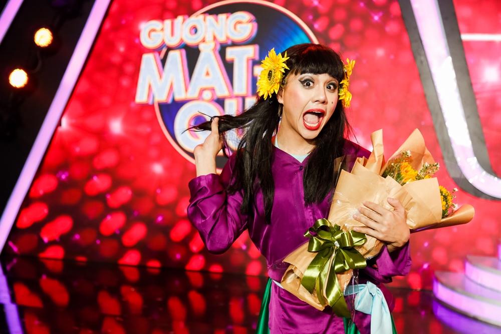 Cô Cám vô cùng đáng yêu Duy Khánh trở thành Quán quân Gương mặt thân quen 2018-2