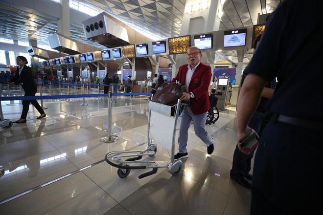 U23 Việt Nam cực bảnh bao di chuyển lên chuyên cơ riêng, dự kiến 12h30 sẽ có mặt tại Nội Bài-5